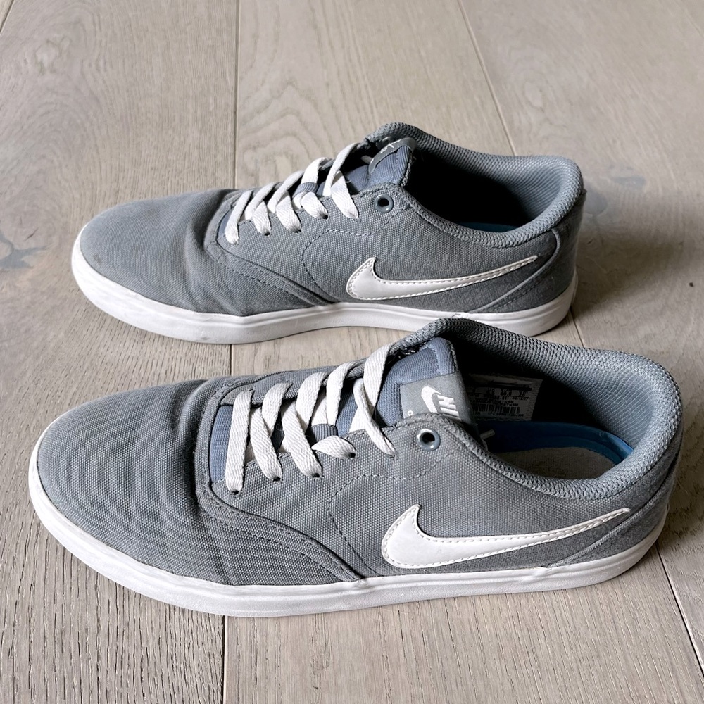 Nike low top sneakers